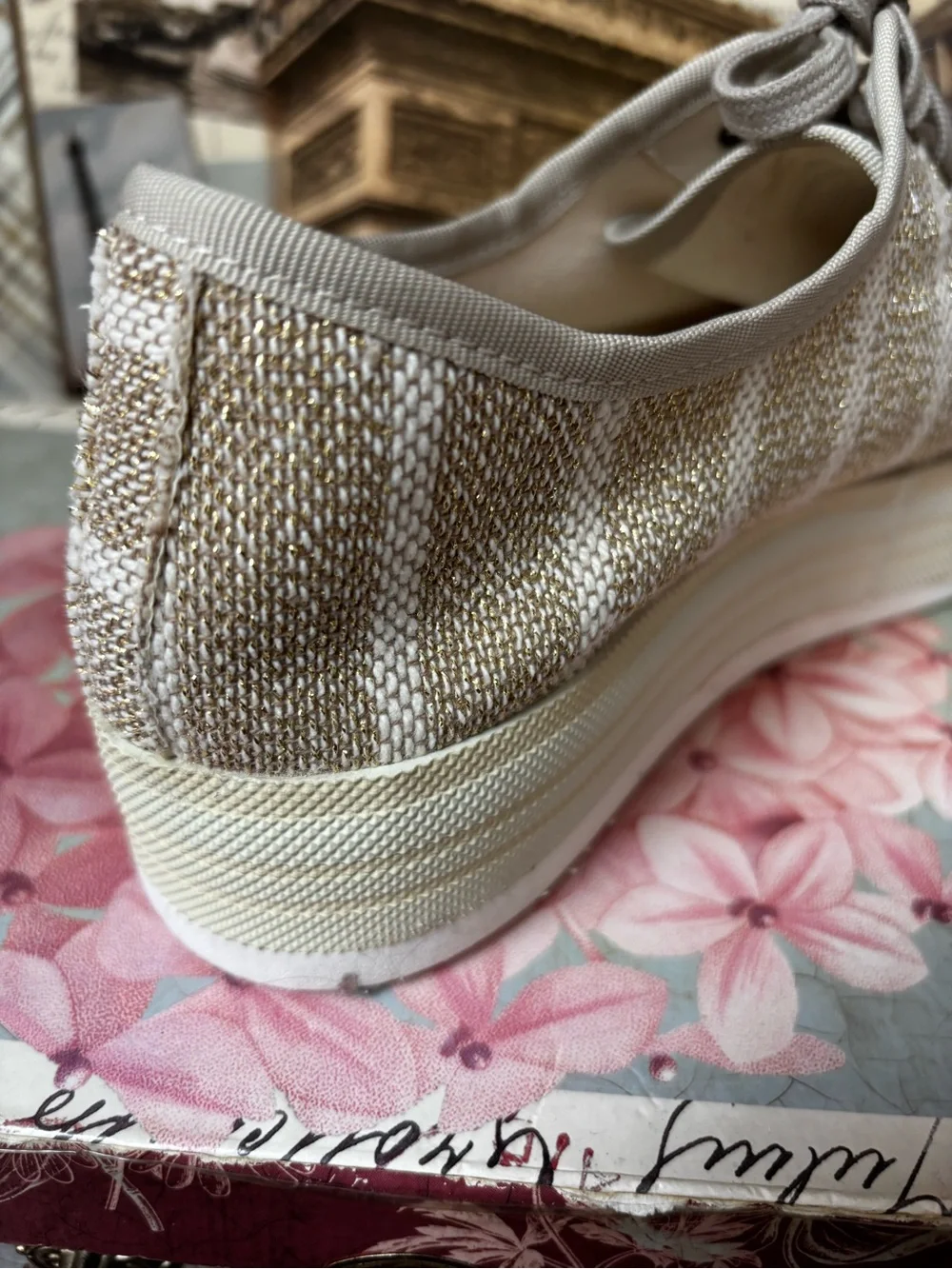 Anniel Soft Gold Metallic Striped Jute Woven Lace Up Flat Shoes. Size 9